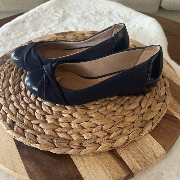 Abella Navey Flat - Picture 2 of 5